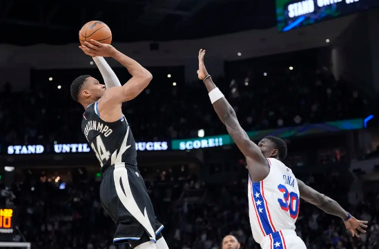 字母哥34+15+6 利拉德25+5 马克西37+6+7 雄鹿送76人6连败 字母哥34+15+6 利拉德25+5 马克西37+6+7 雄鹿送76人6连败