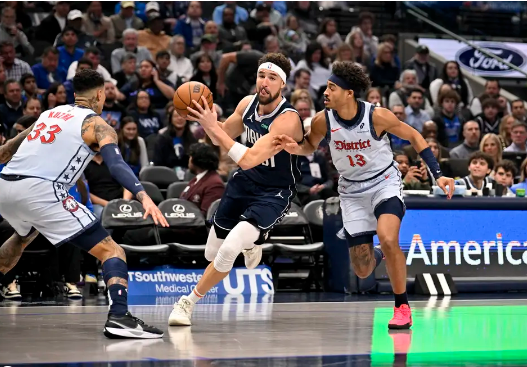 克莱23分+单节7三分 普尔15+6+6 独行侠6人上双送奇才14连败 克莱23分+单节7三分 普尔15+6+6 独行侠6人上双送奇才14连败