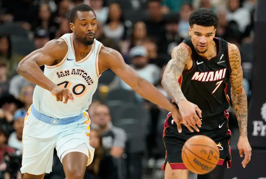 阿德巴约绝杀砍30+13+9 希罗16中4 文班缺阵 热火击败马刺 阿德巴约绝杀砍30+13+9 希罗16中4 文班缺阵 热火击败马刺