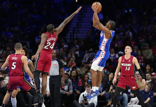 希罗30+7+7 马克西31分 乔治11中3 热火3人20+力克76人 希罗30+7+7 马克西31分 乔治11中3 热火3人20+力克76人