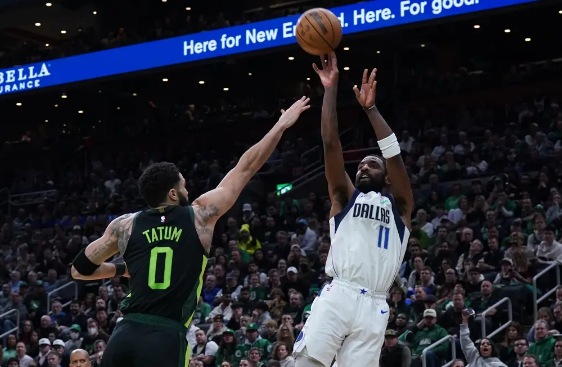 欧文破魔咒！克里斯蒂15+6+4 克莱半场23分 独行侠客胜绿军