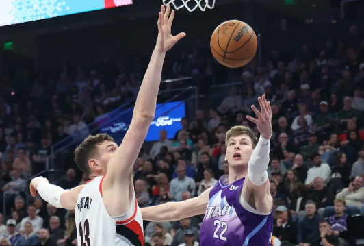 西蒙斯28+6 阿夫迪亚18+14+5 开拓者4人15+力克爵士 西蒙斯28+6 阿夫迪亚18+14+5 开拓者4人15+力克爵士