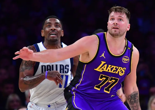 詹姆斯末节16分 东契奇19+15+12 欧文35+7 湖人击退独行侠