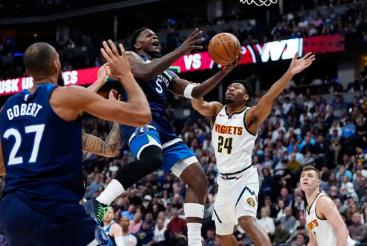 爱德华兹29分 约基奇34+8 森林狼20分大胜掘金 爱德华兹29分 约基奇34+8 森林狼20分大胜掘金