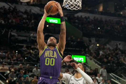 瓦塞尔22分 凯尔登19分 麦科勒姆26+7+9 马刺7人上双擒鹈鹕