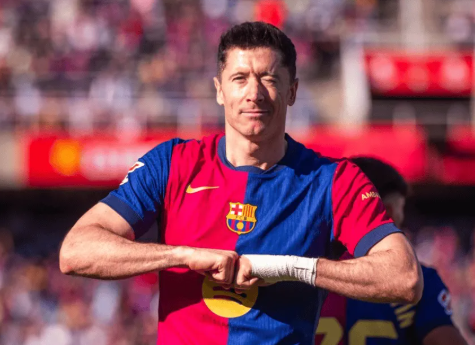 西甲-巴萨4-1轻取吉罗纳，莱万双响，费兰替补建功