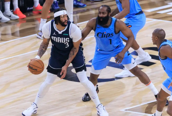 浓眉复出27+9哈登29+7+14 小卡29分快船135-104胜独行侠 浓眉复出27+9哈登29+7+14 小卡29分快船135-104胜独行侠