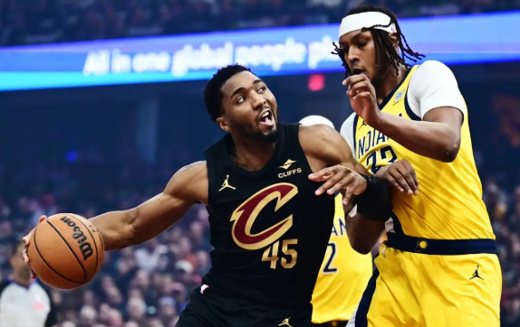 步行者4-1击败骑士挺进东决！哈利伯顿31+6+8 米切尔35+9