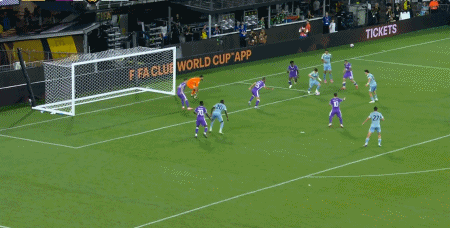 1750305377832512.gif 3.gif